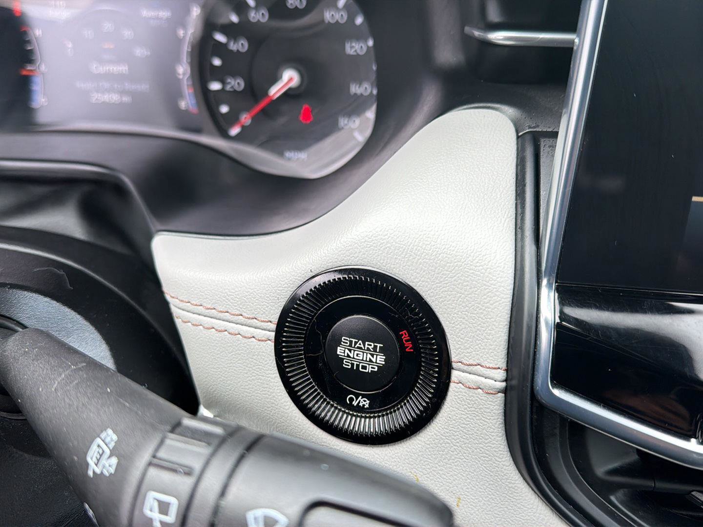 Used 2025 Jeep Compass Limited image 25