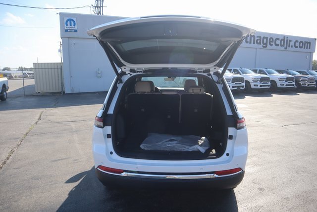 New 2025 Jeep Grand Cherokee Limited image 26