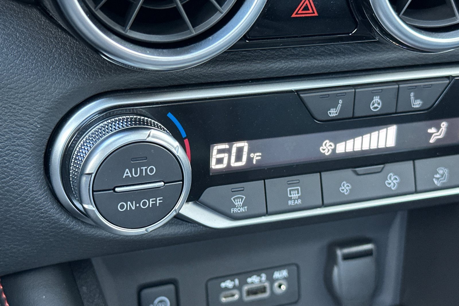 Used 2025 Nissan Sentra SR w/ SR Premium Package image 28