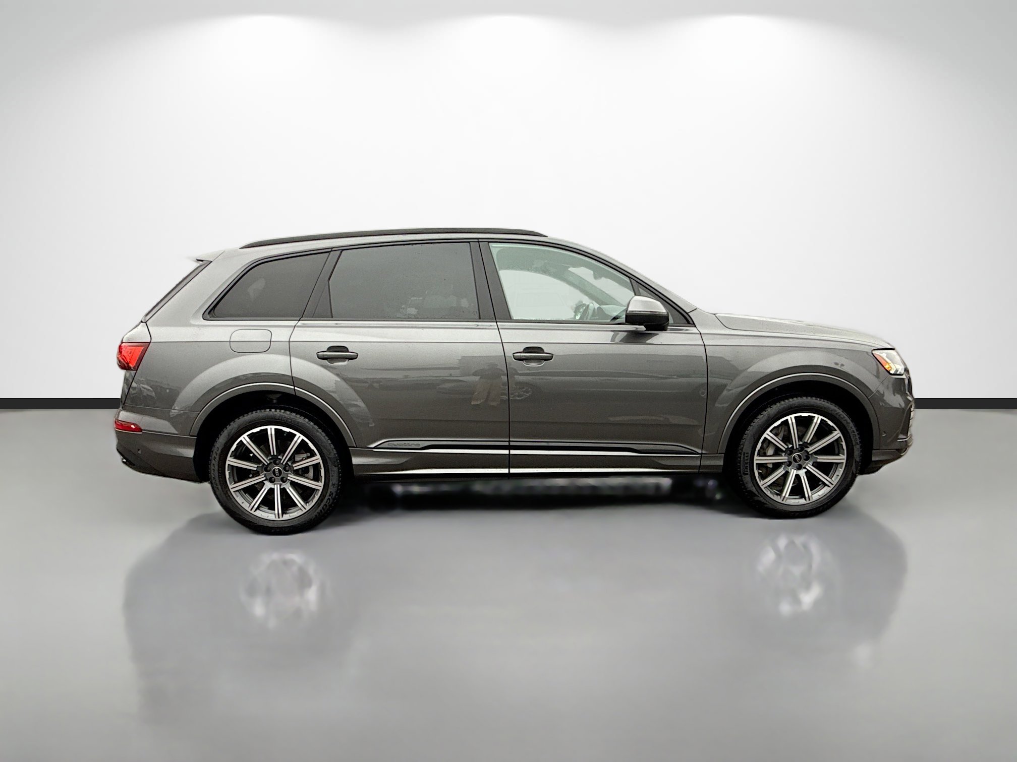 Used 2024 Audi Q7 Premium Plus image 2