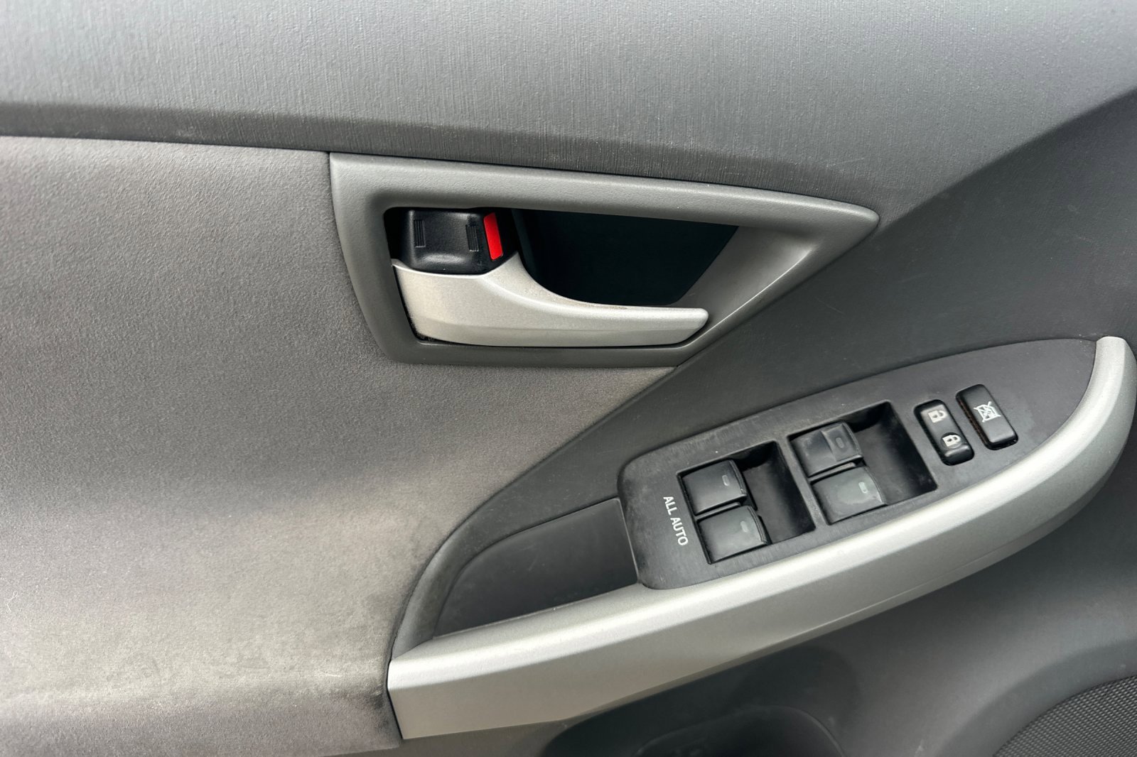 Used 2010 Toyota Prius Two image 11