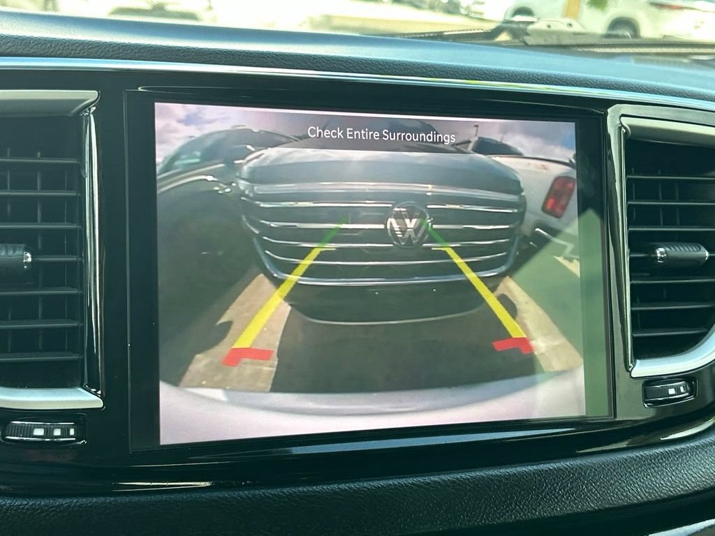 Used 2024 Chrysler Pacifica Touring-L FWD image 27