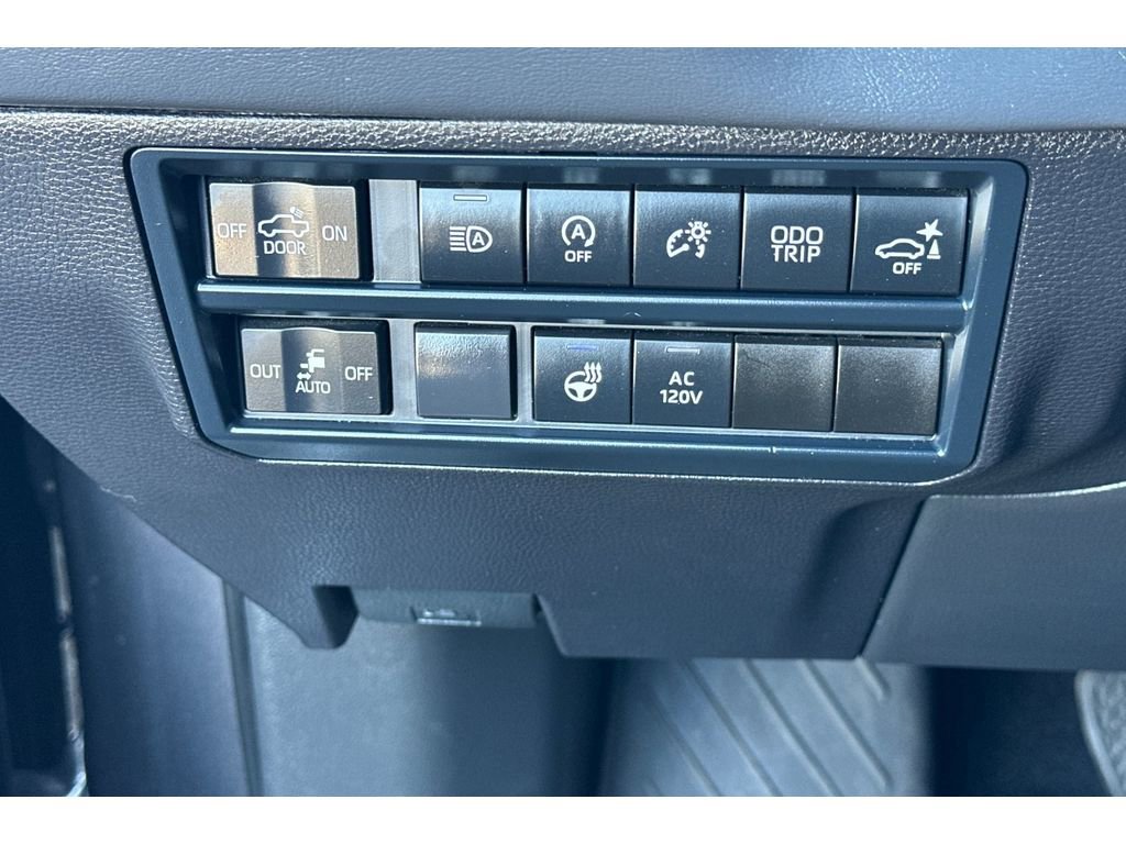 Used 2025 Toyota Tundra Platinum image 31