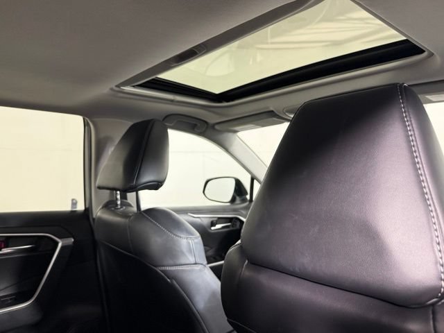 Used 2021 Toyota RAV4 XLE Premium FWD image 28