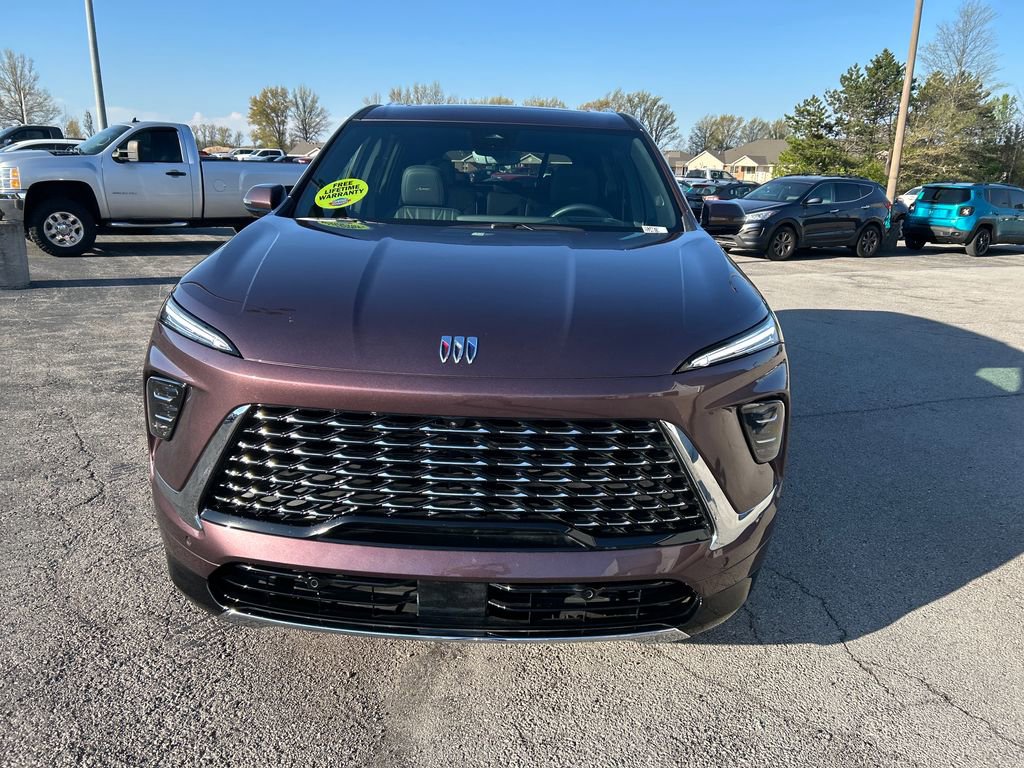 Used 2025 Buick Enclave Avenir w/ Super Cruise Package image 2