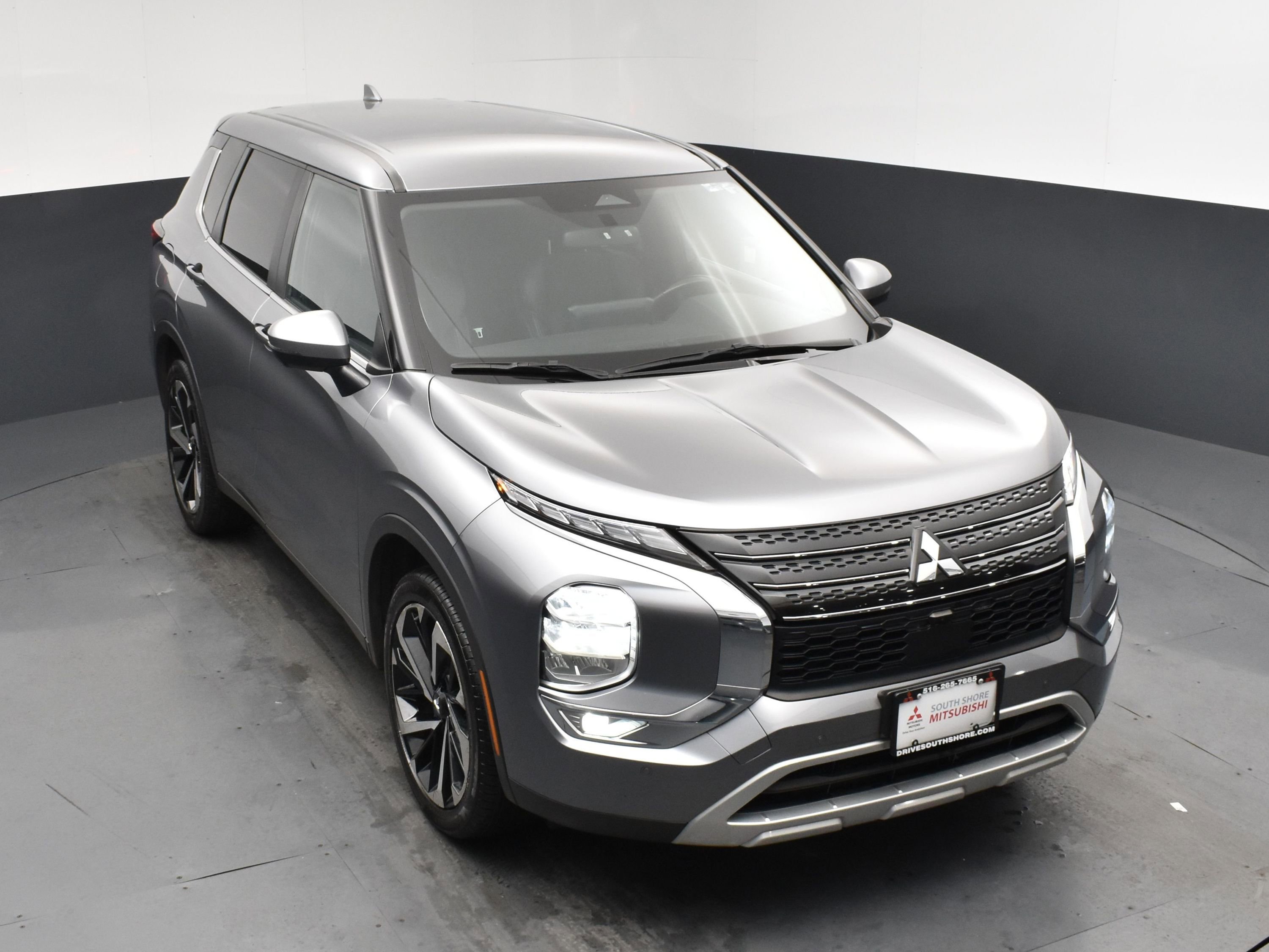Used 2022 Mitsubishi Outlander SE image 18