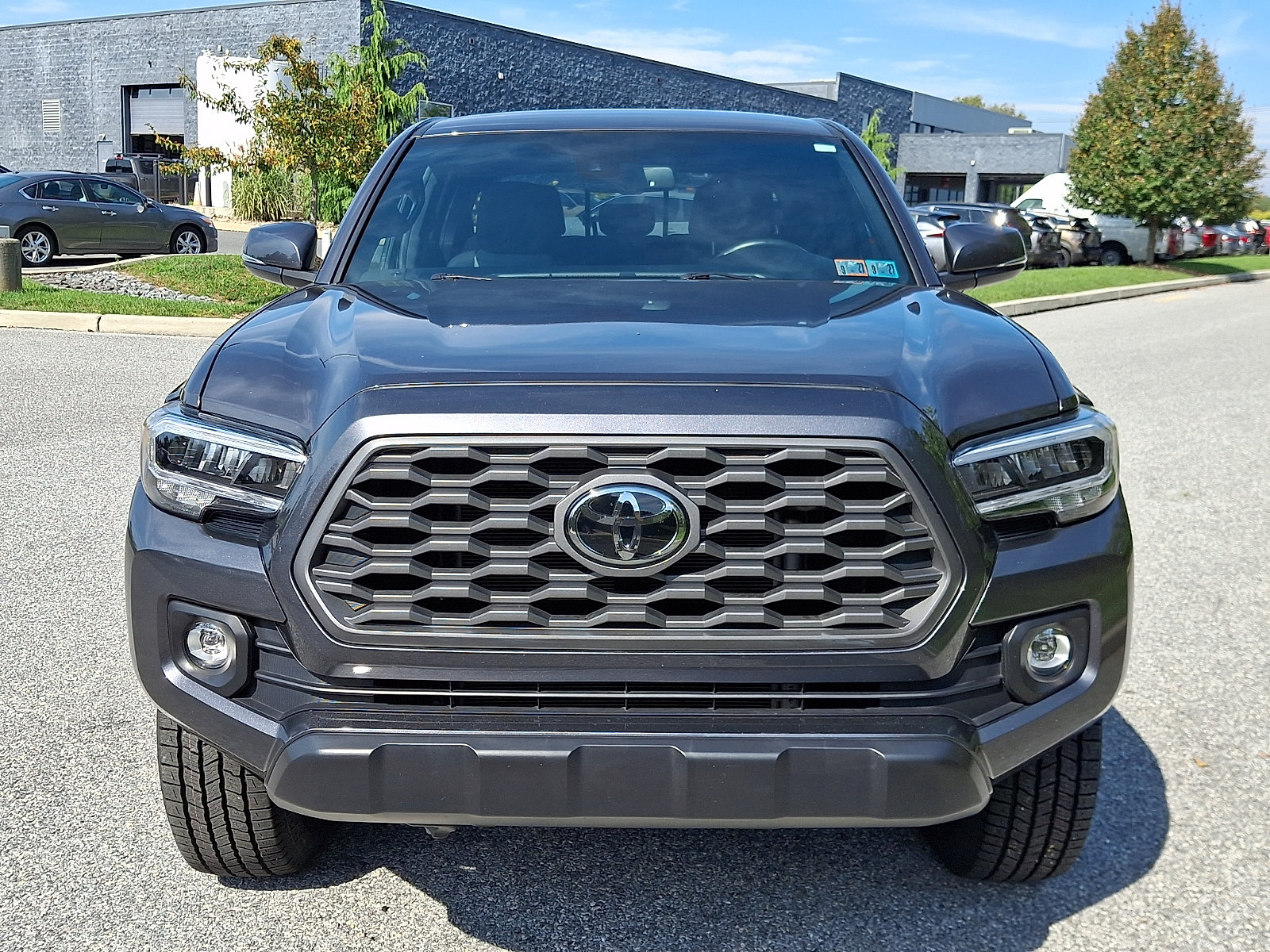 Used 2023 Toyota Tacoma TRD Off-Road w/ Technology Package AWD/4WD image 2