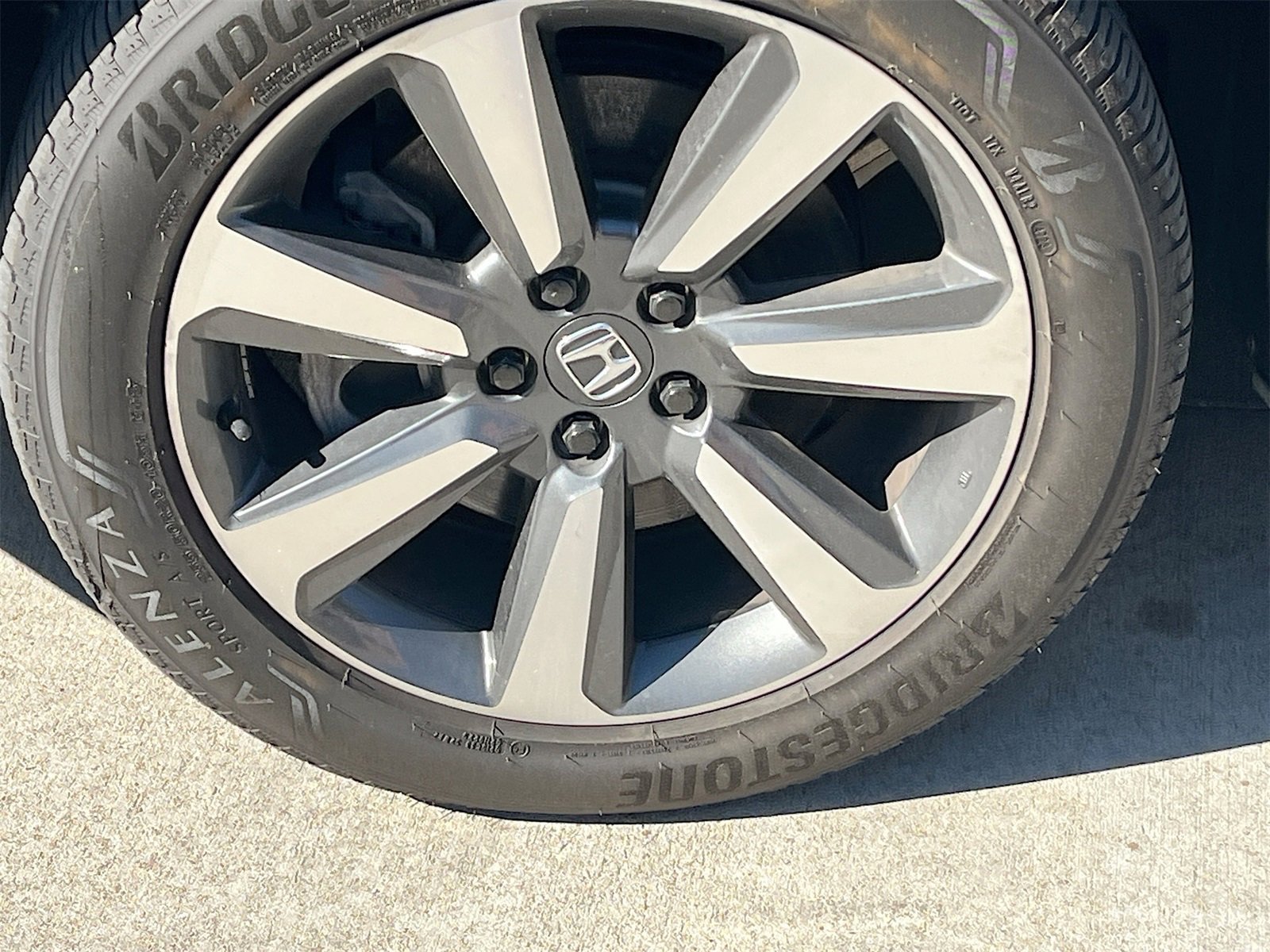 Used 2024 Honda Pilot Touring image 34