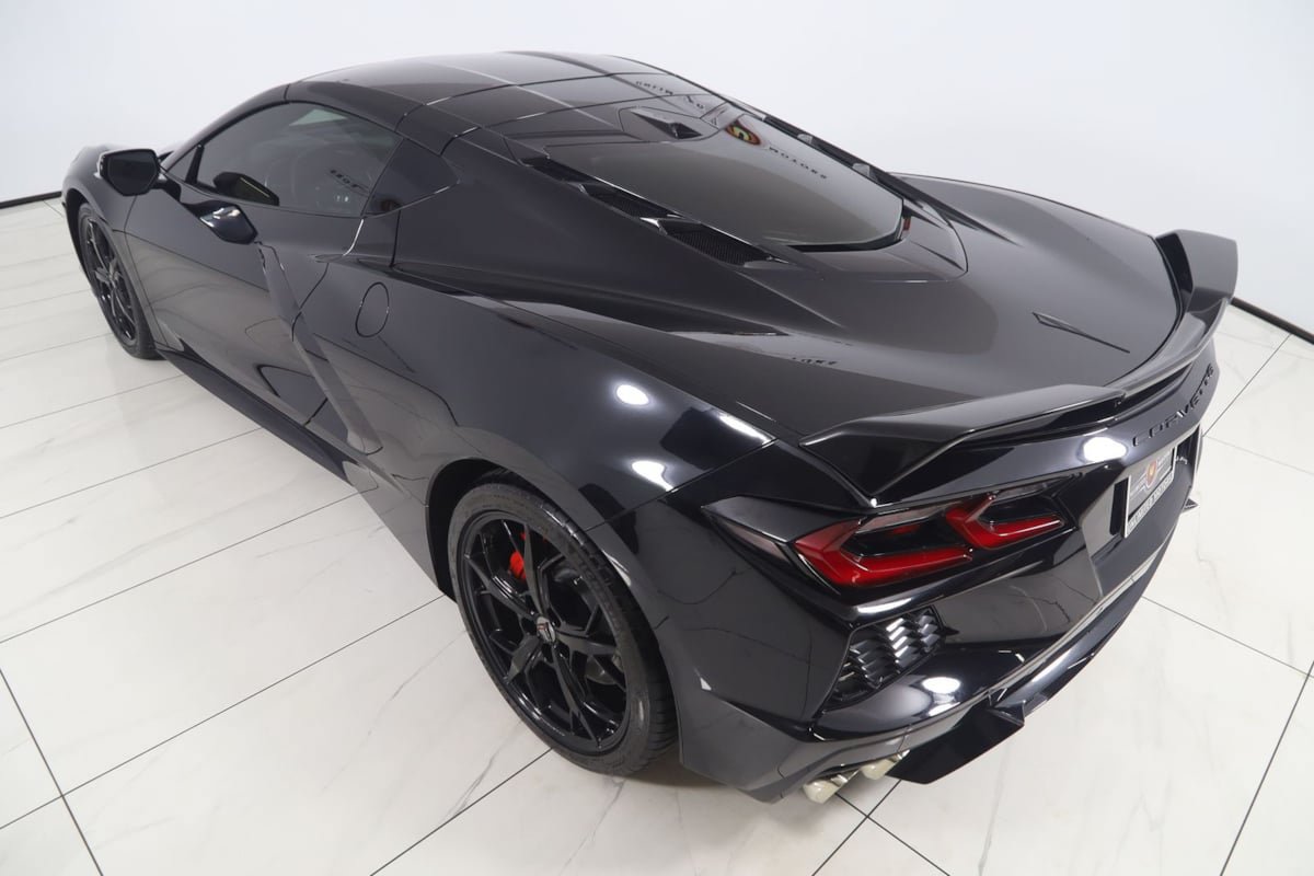 Used 2021 Chevrolet Corvette Stingray Premium Cpe w/ Z51 Performance Package RWD image 34