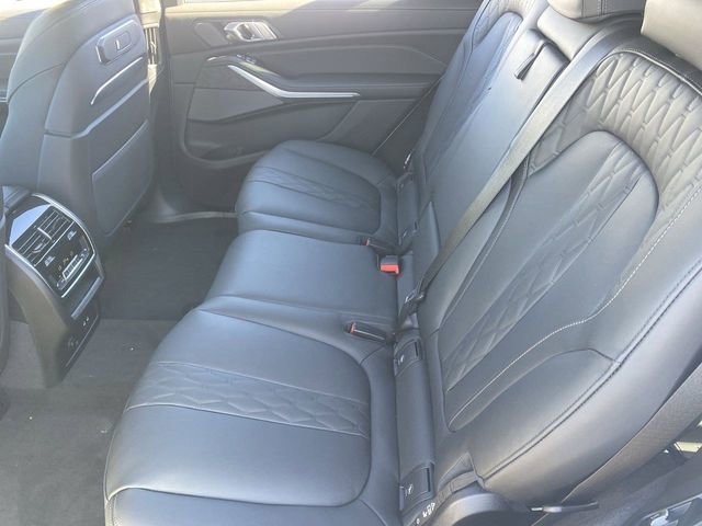 Used 2025 BMW X7 M60i w/ Climate Comfort Package image 17