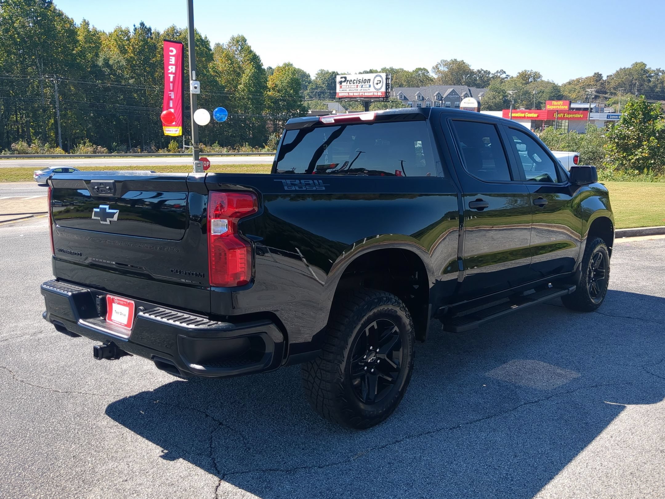 Used 2025 Chevrolet Silverado 1500 Custom Trail Boss w/ Midnight Edition AWD/4WD image 5