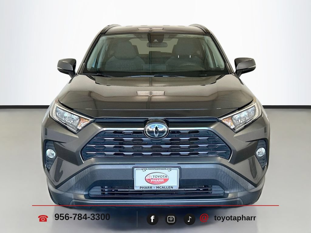 Used 2020 Toyota RAV4 XLE FWD image 2