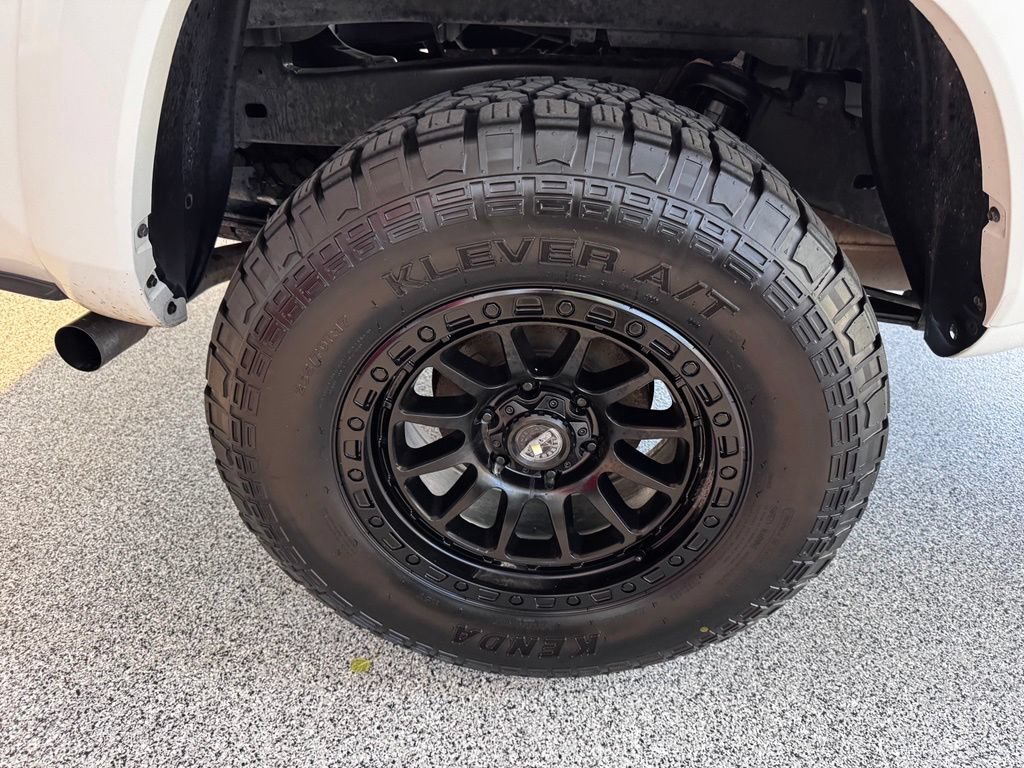 Used 2021 Toyota Tacoma SR5 AWD/4WD image 14