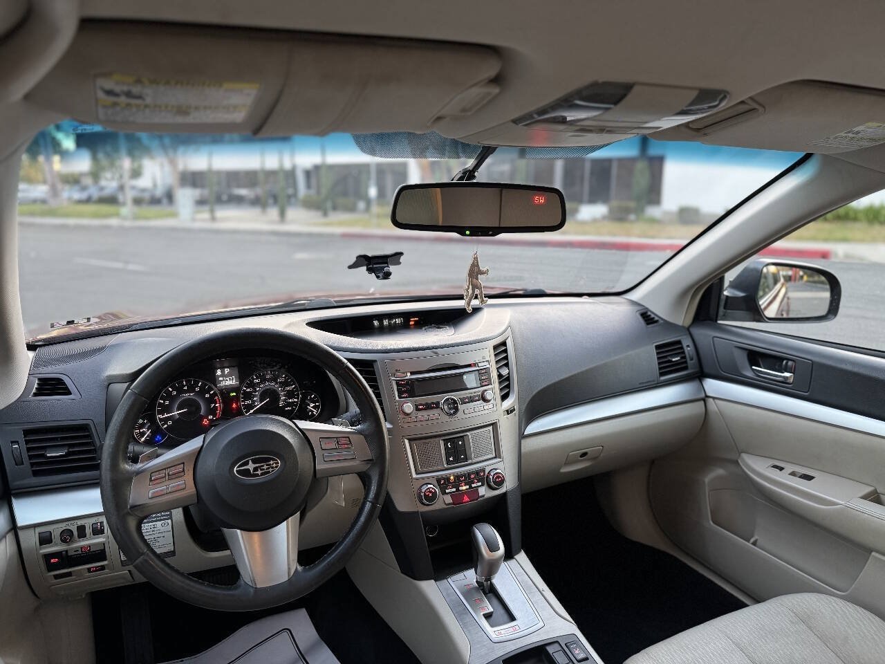 Used 2011 Subaru Outback 2.5i Premium w/ All-Weather Pkg AWD/4WD image 12