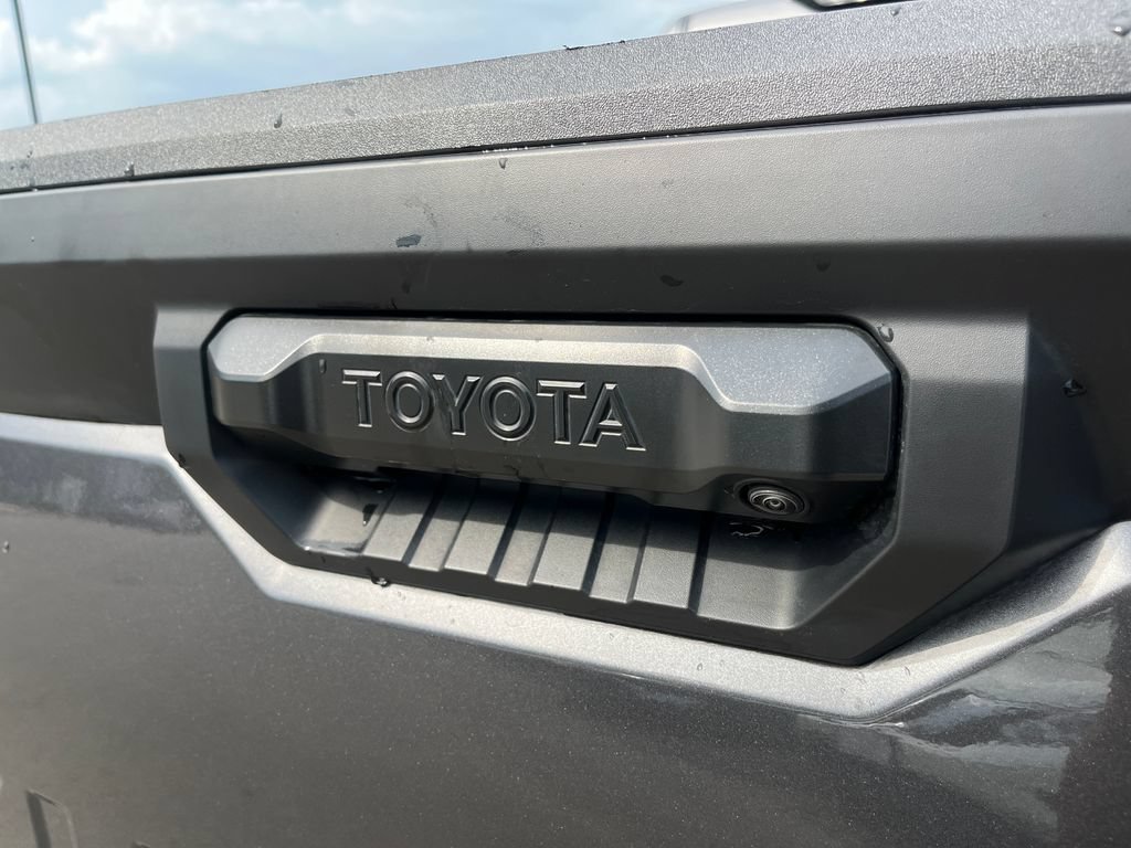 Used 2025 Toyota Tundra SR5 AWD/4WD image 43