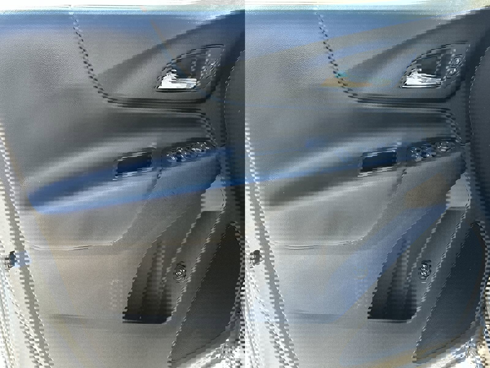 Used 2023 Chevrolet Equinox LT image 14