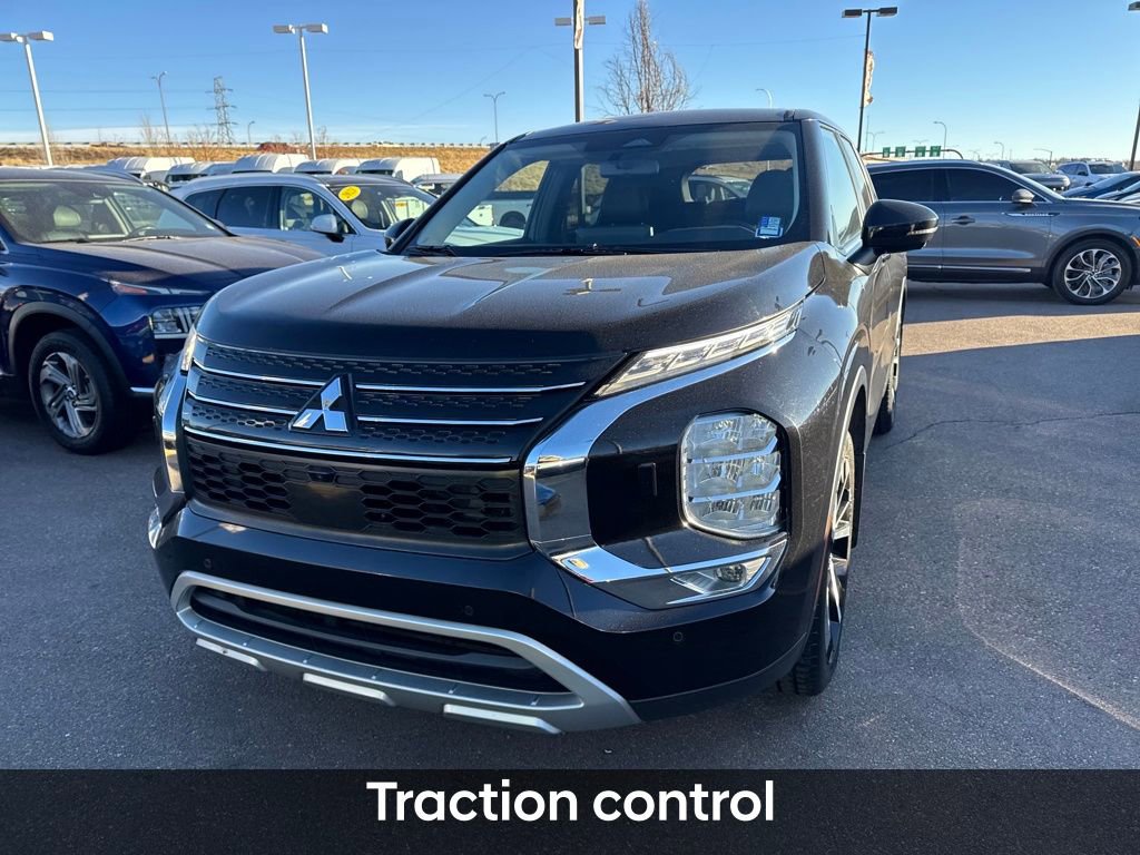 Used 2022 Mitsubishi Outlander SE image 4