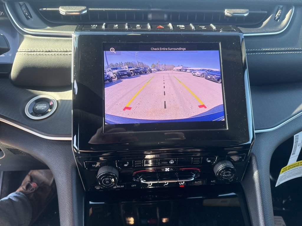 New 2026 Jeep Grand Cherokee Laredo image 13