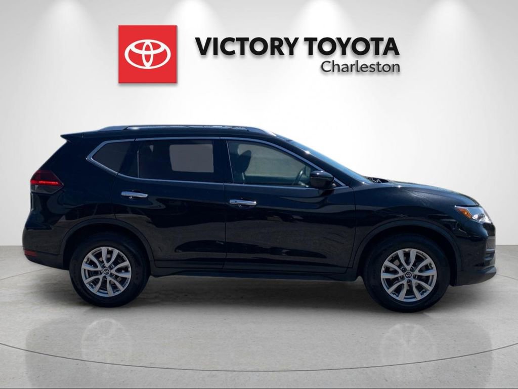 Used 2018 Nissan Rogue SV image 6