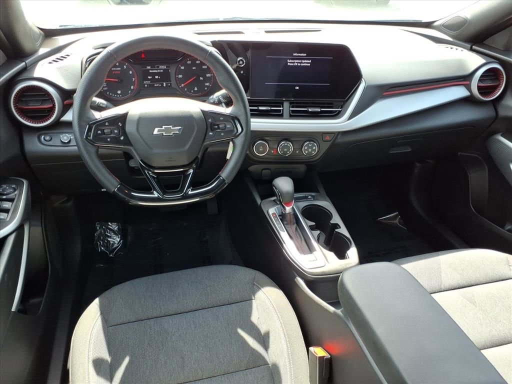 Certified 2024 Chevrolet Trax RS w/ Sunroof Package image 25