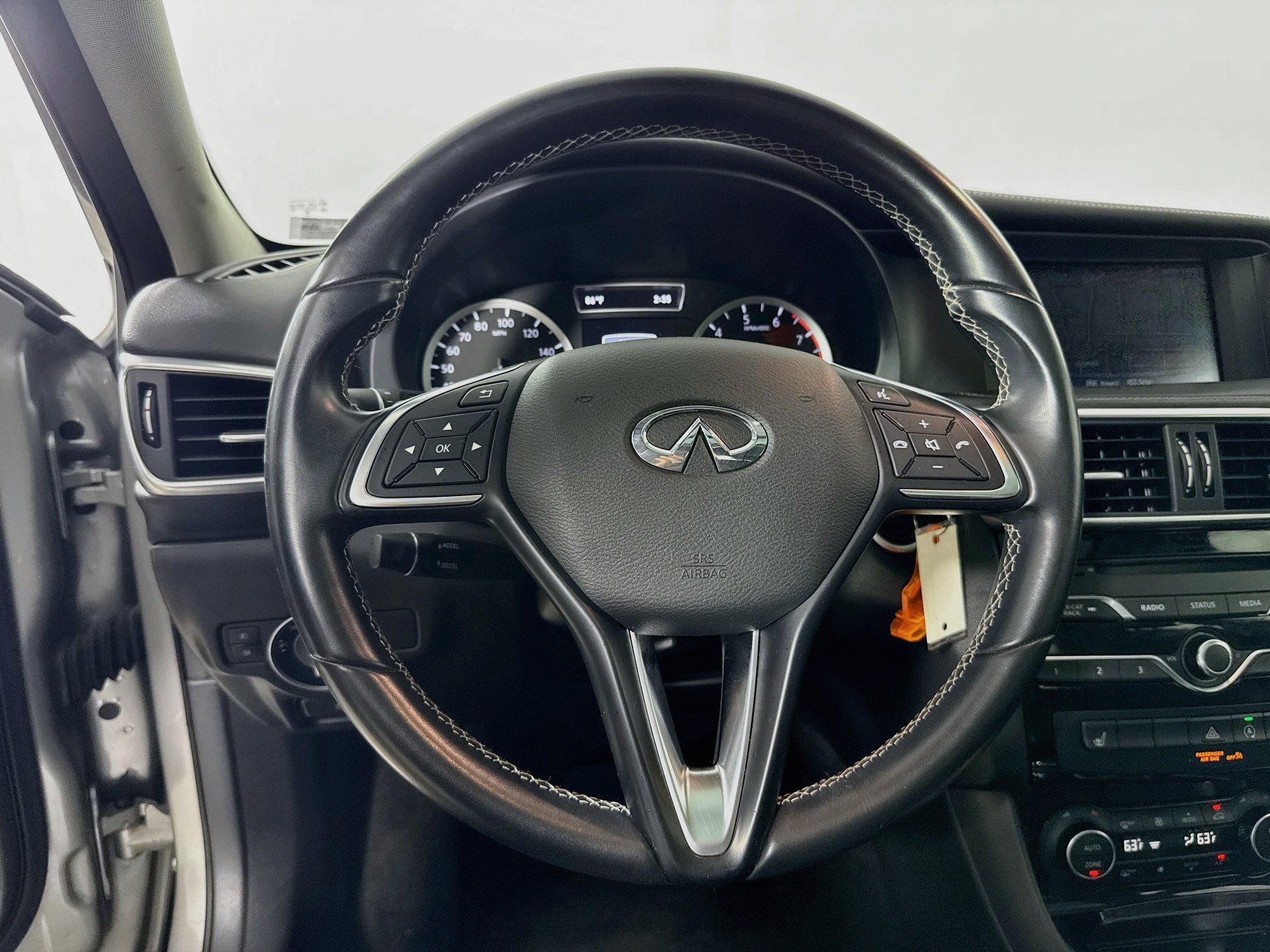 Used 2018 INFINITI QX30 AWD image 12