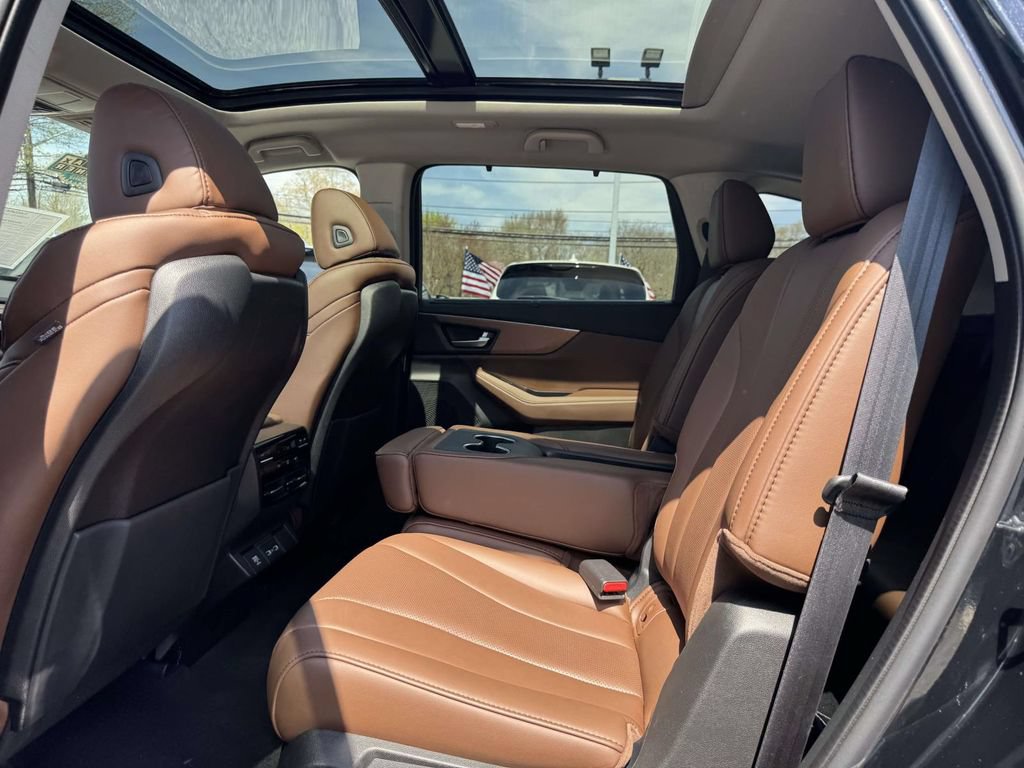 Certified 2024 Acura MDX SH-AWD w/ Technology Package image 10