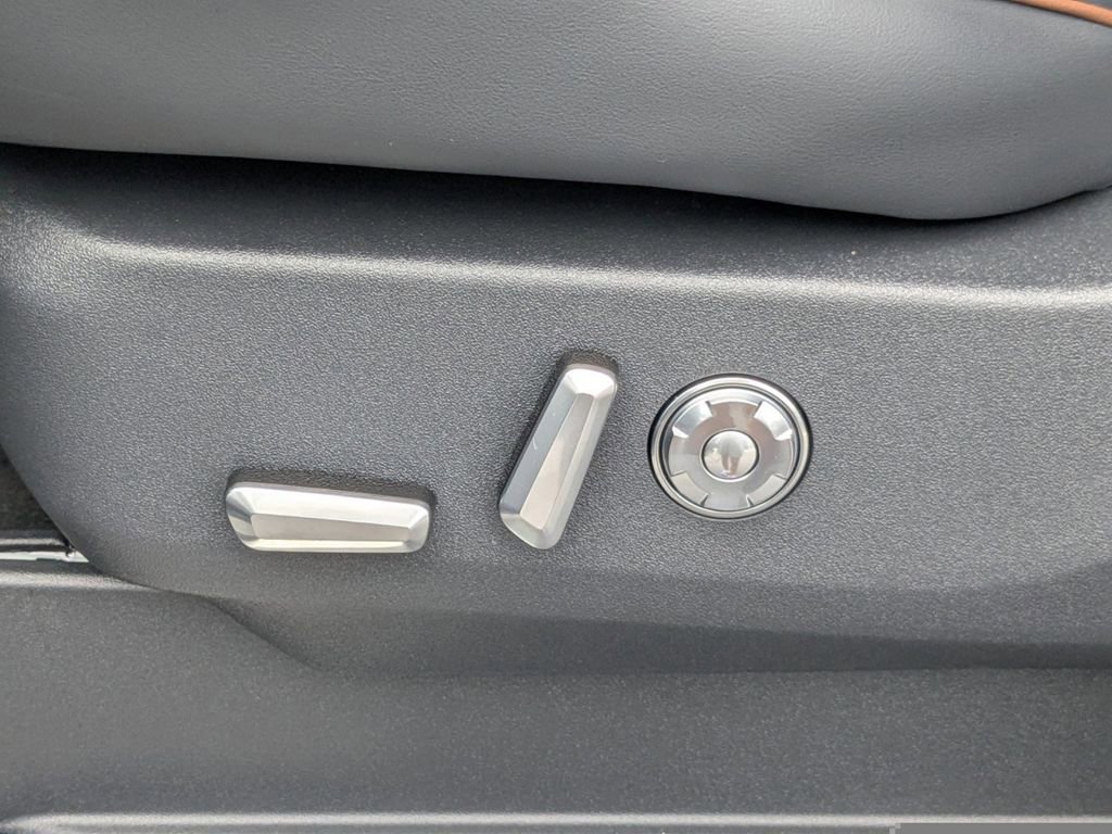 New 2025 Lincoln Navigator L Black Label image 21