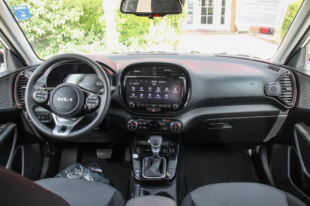 Used 2023 Kia Soul S image 24