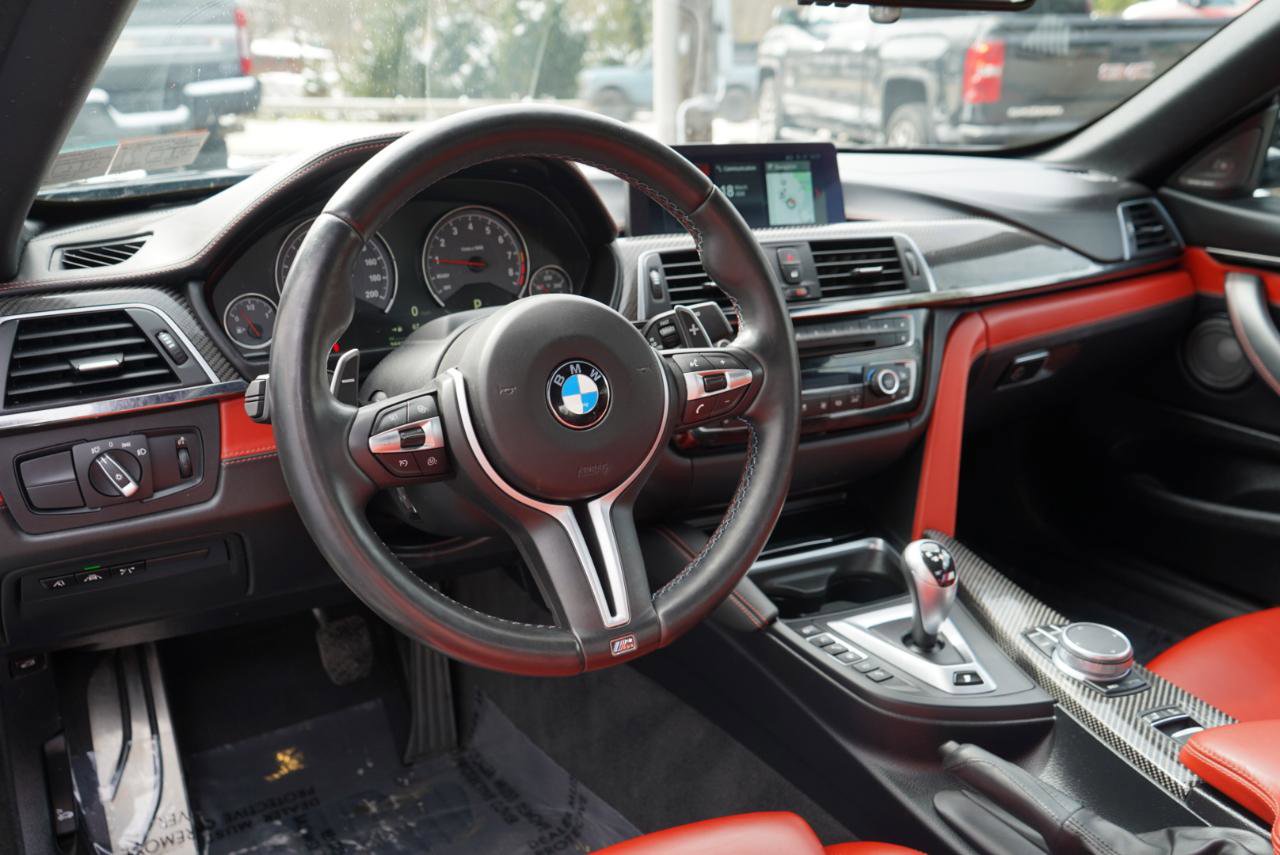 Used 2020 BMW M4 Convertible w/ Executive Package image 23