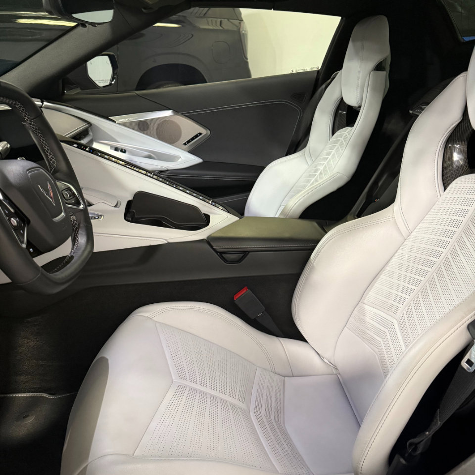 Used 2022 Chevrolet Corvette Stingray Preferred Conv w/ Z51 Performance Package RWD image 7