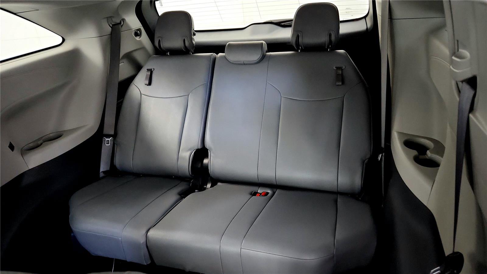 Certified 2024 Toyota Sienna XLE image 22