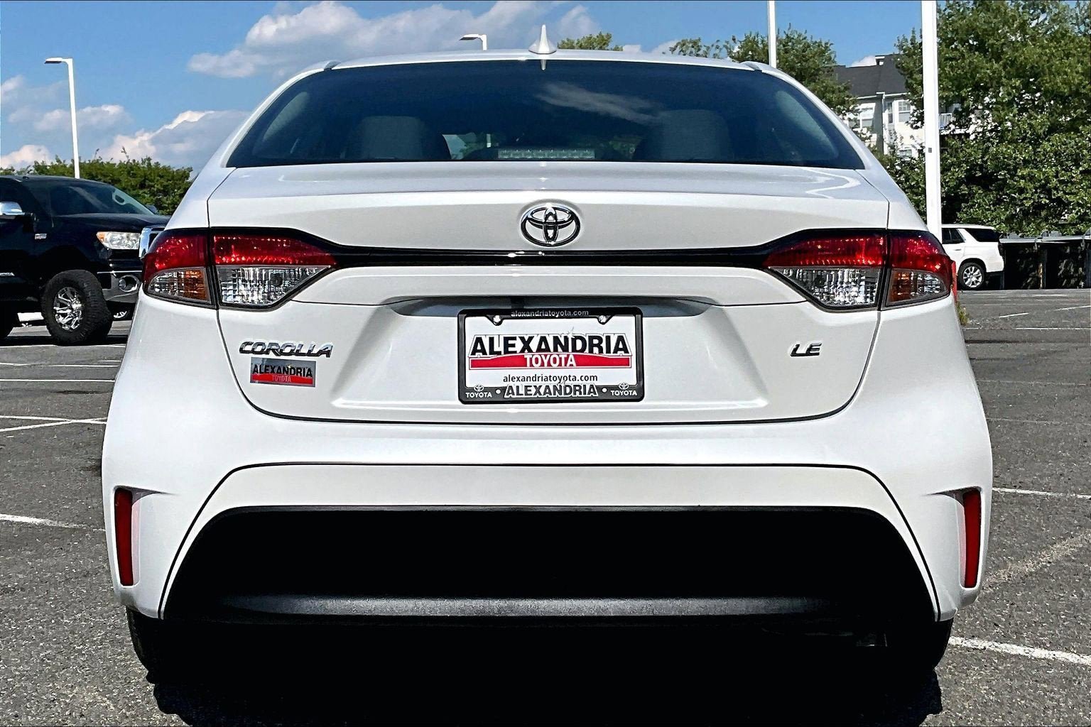 Used 2023 Toyota Corolla LE FWD image 4