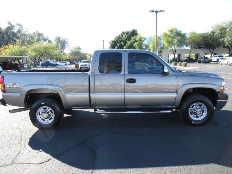 Used 2002 Chevrolet Silverado 2500 LS w/ Off-Road Skid Plate Pkg AWD/4WD image 5