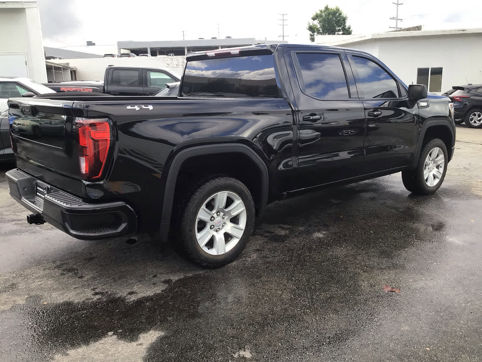 Used 2022 GMC Sierra 1500 Elevation image 4