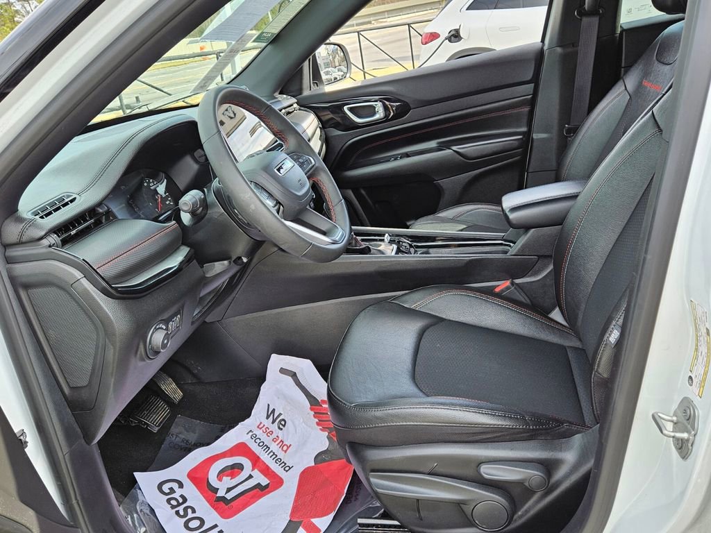 Used 2024 Jeep Compass Trailhawk image 5