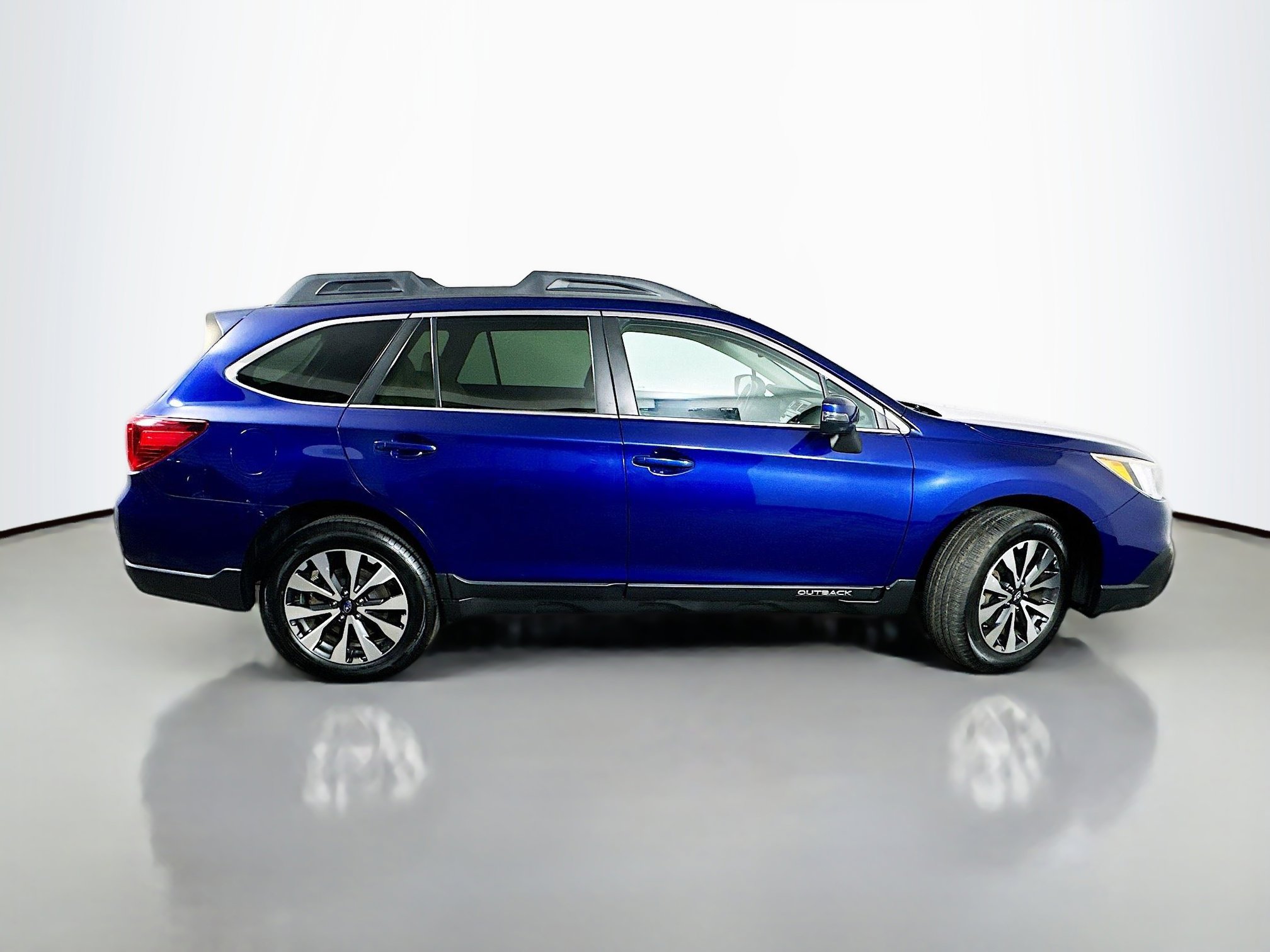 Used 2015 Subaru Outback 3.6R Limited image 8