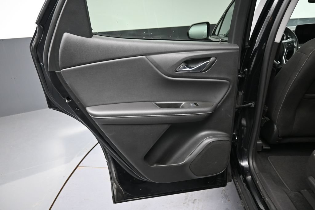 Used 2025 Chevrolet Blazer LT FWD image 25