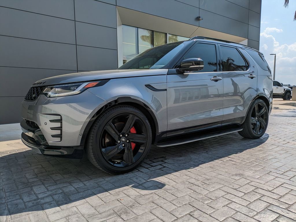 Used 2024 Land Rover Discovery Dynamic SE