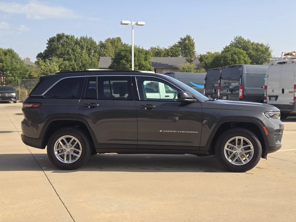 New 2026 Jeep Grand Cherokee Laredo X AWD/4WD image 4
