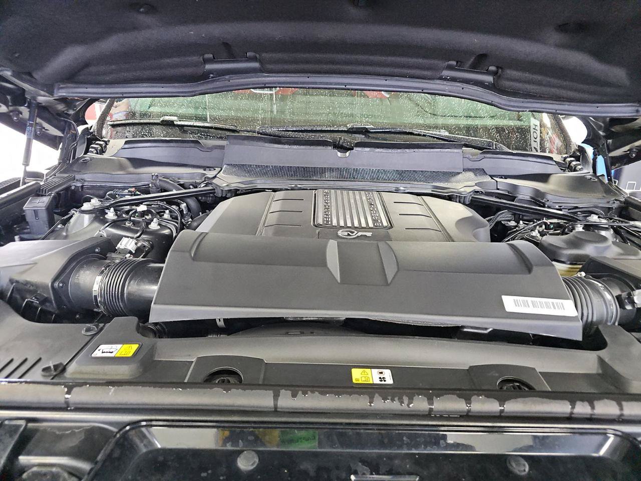 Used 2020 Land Rover Range Rover Sport SVR AWD/4WD image 13