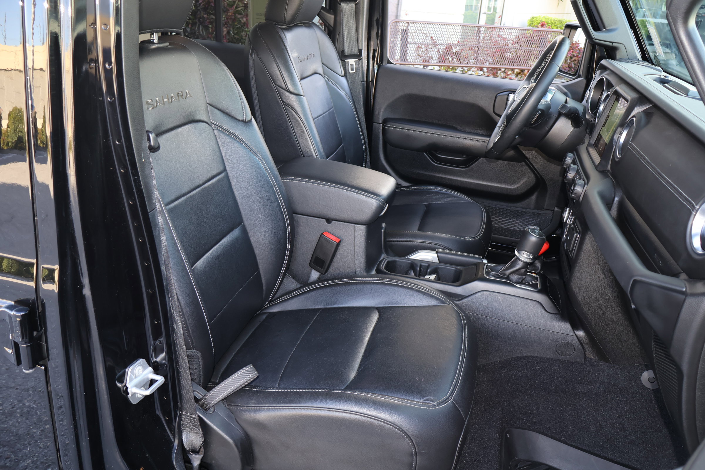 Used 2023 Jeep Wrangler Sahara w/ Cold Weather Group image 22