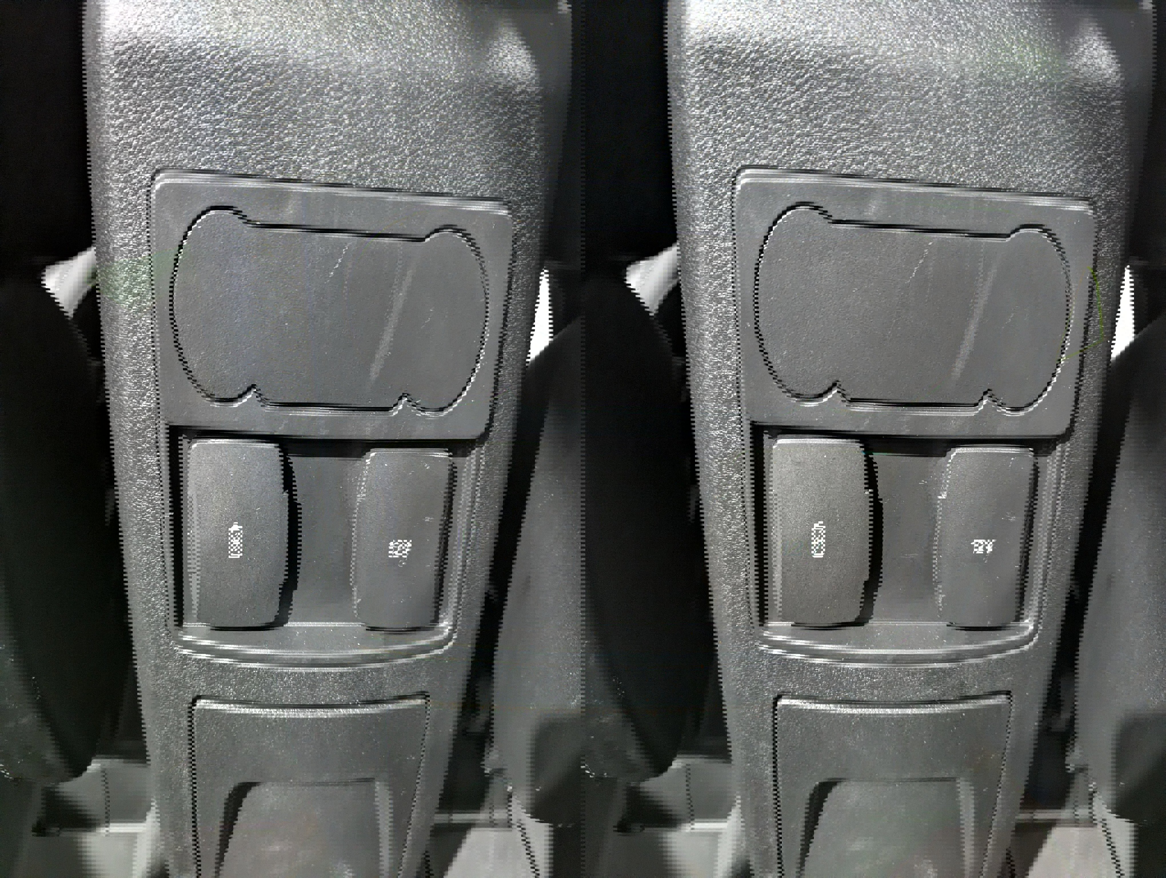 Used 2023 Ford Explorer XLT w/ Equipment Group 202A image 13