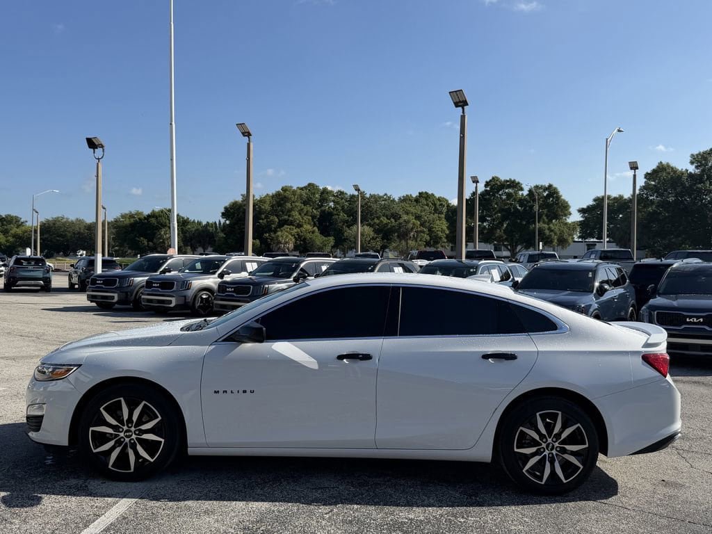 Used 2024 Chevrolet Malibu RS FWD image 8