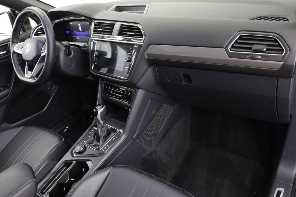 Certified 2023 Volkswagen Tiguan SE R-Line AWD/4WD image 20
