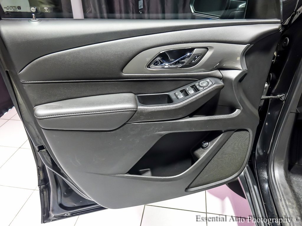 Used 2022 Chevrolet Traverse LT image 27