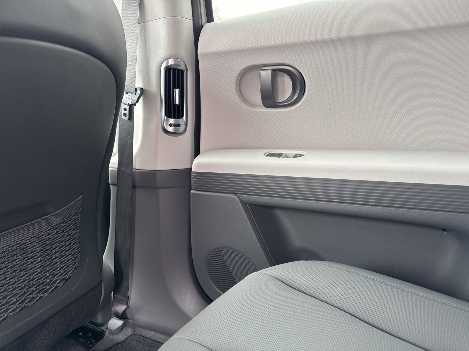 Used 2025 Hyundai Ioniq 5 SEL image 18