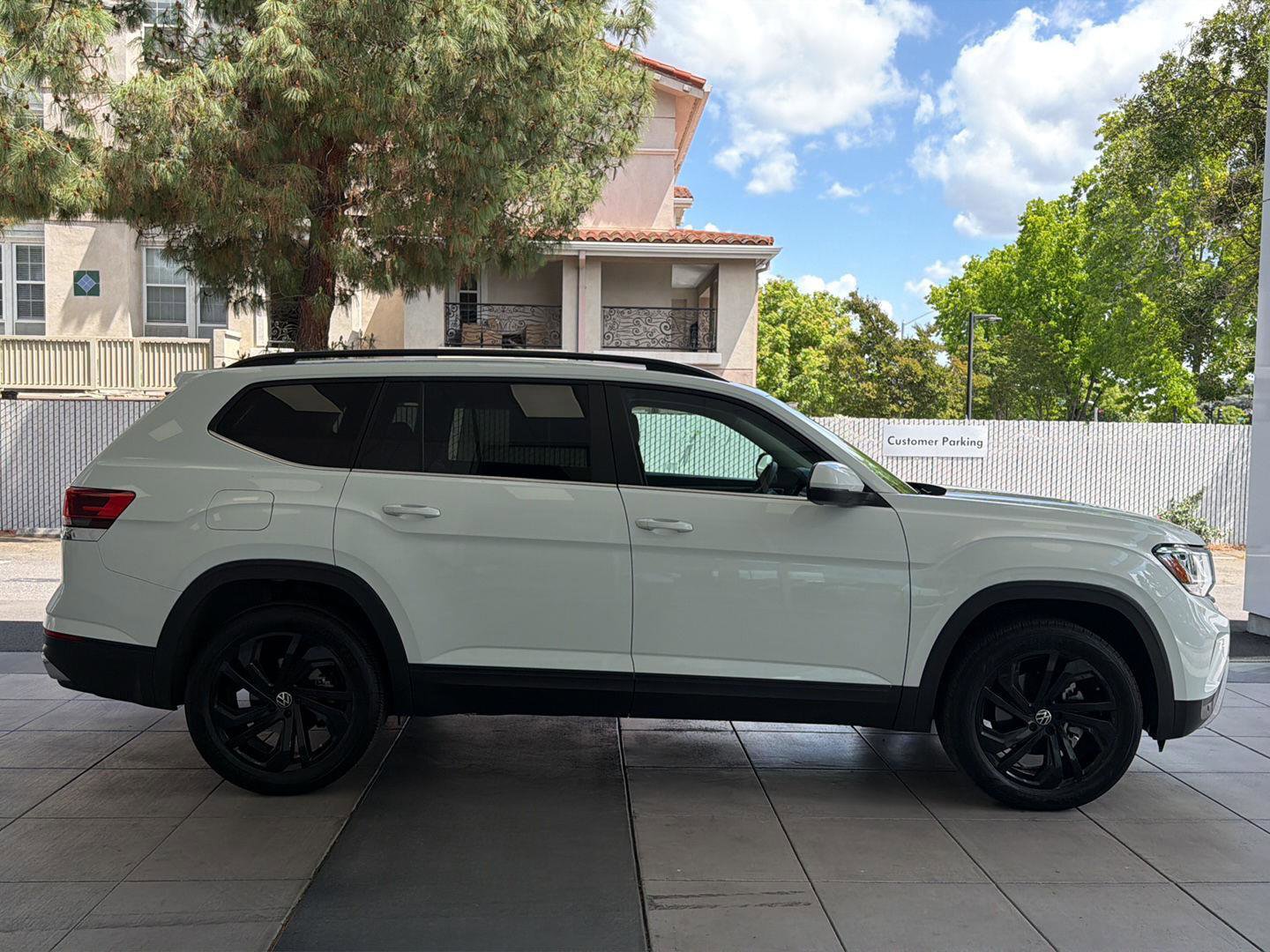 Certified 2023 Volkswagen Atlas SE AWD/4WD image 6