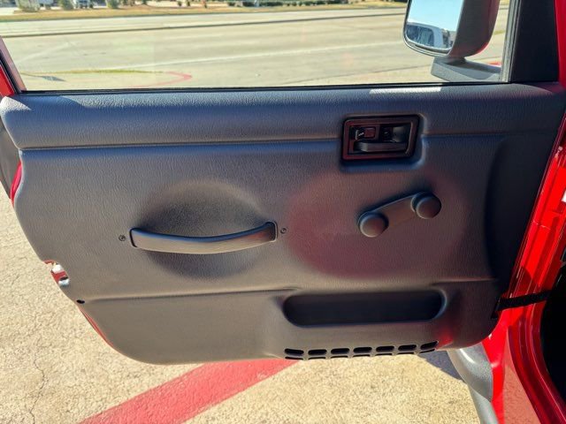 Used 2004 Jeep Wrangler X w/ Convenience Group image 24
