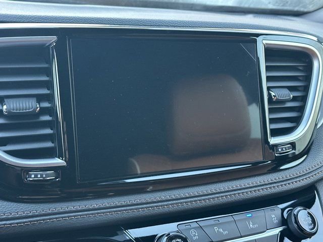 New 2026 Chrysler Pacifica Pinnacle image 24