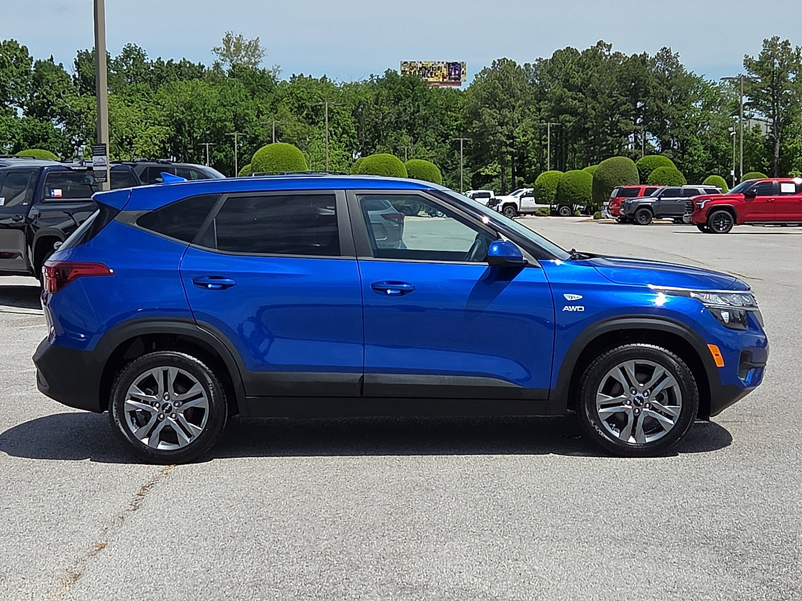 Used 2023 Kia Seltos LX AWD/4WD image 6